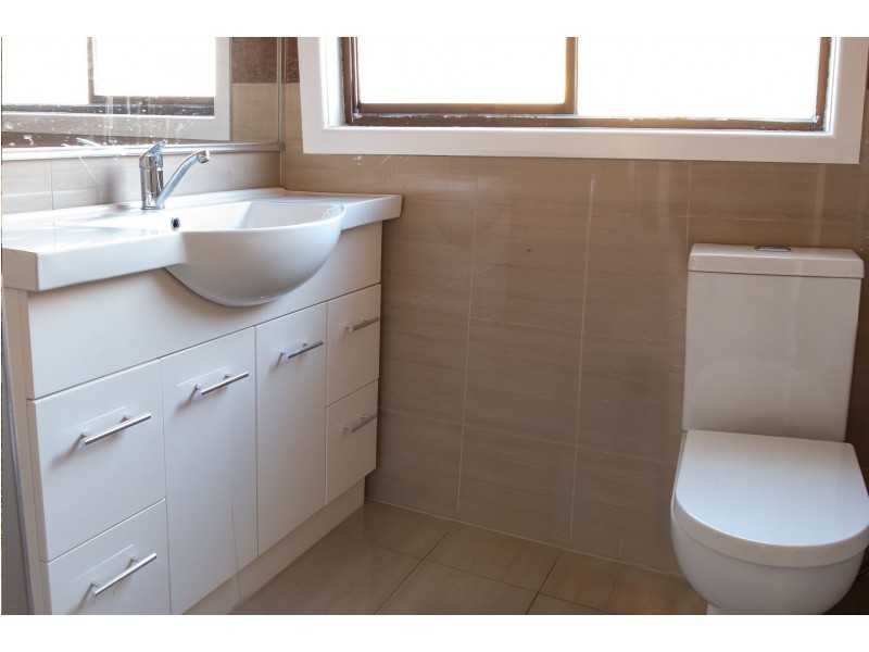 1/16 Alsace St, Dandenong VIC 3175