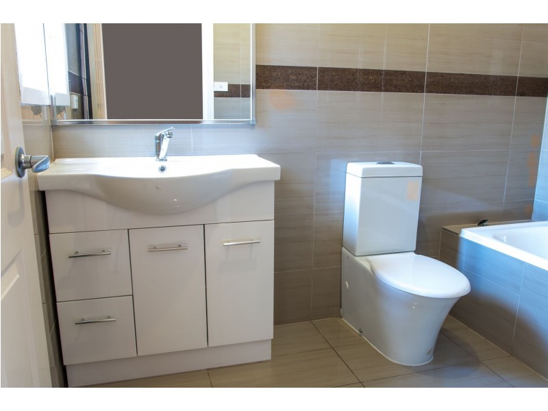 1/16 Alsace St, Dandenong VIC 3175