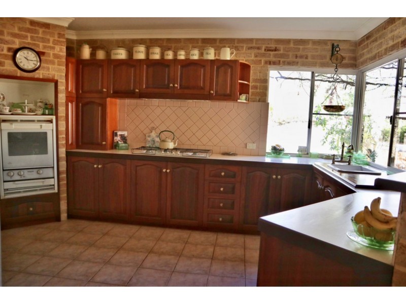 1 Beaufortia Crescent, Ellenbrook WA 6069