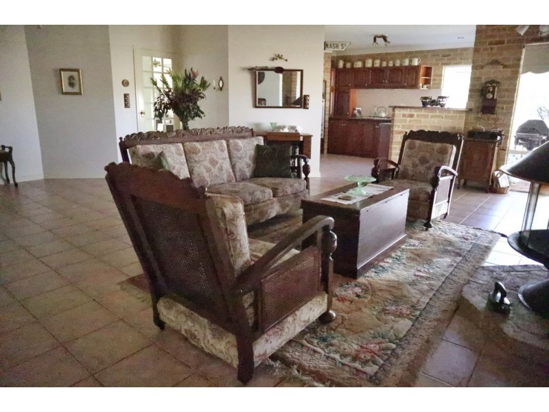 1 Beaufortia Crescent, Ellenbrook WA 6069