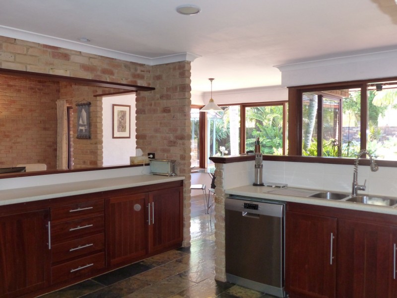 1 Seaforth Loop, Kallaroo WA 6025