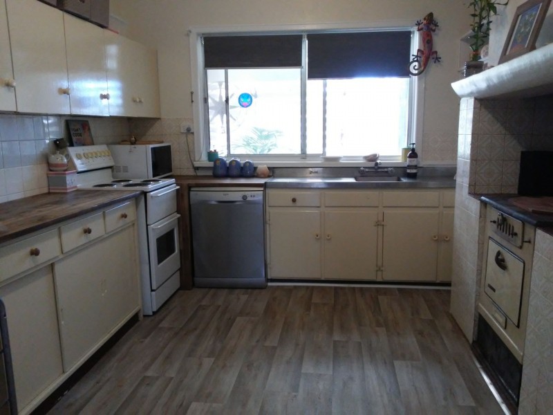 86 & 88 Mitchell st, Cunderdin WA 6407