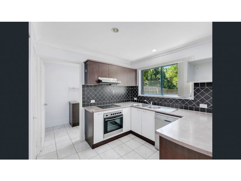 31//31 Archipelago Street, Pacific Pines QLD 4211