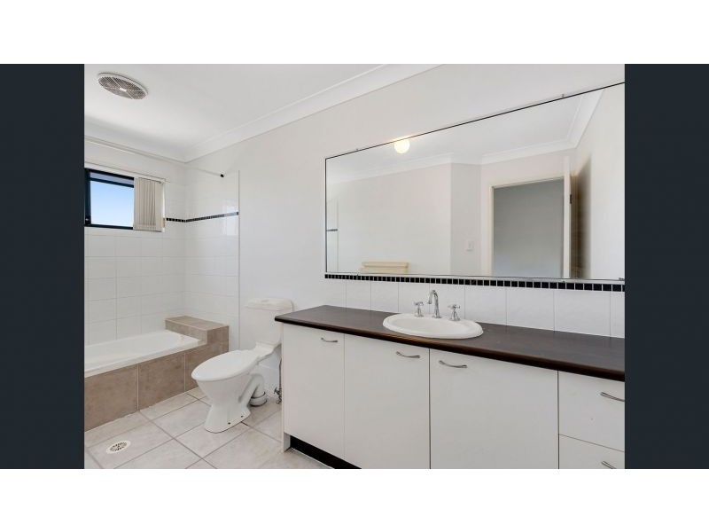 31//31 Archipelago Street, Pacific Pines QLD 4211