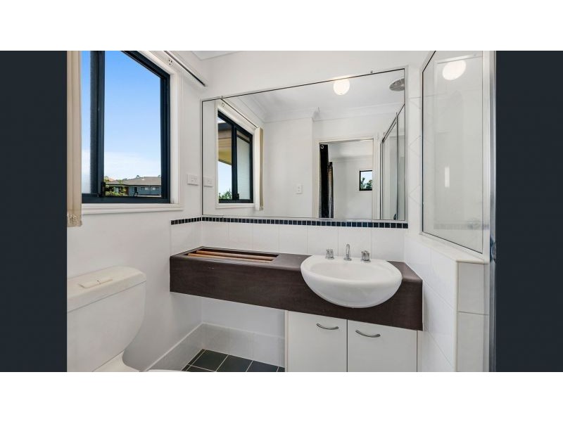 31//31 Archipelago Street, Pacific Pines QLD 4211