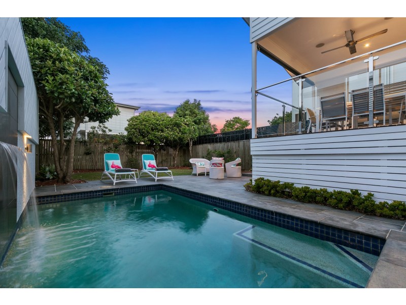 74 Stuart Street, Bulimba QLD 4171