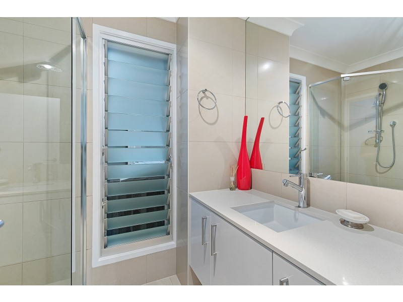 74 Stuart Street, Bulimba QLD 4171