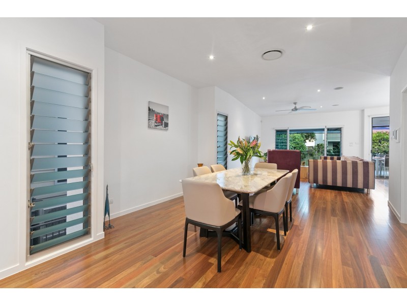 74 Stuart Street, Bulimba QLD 4171