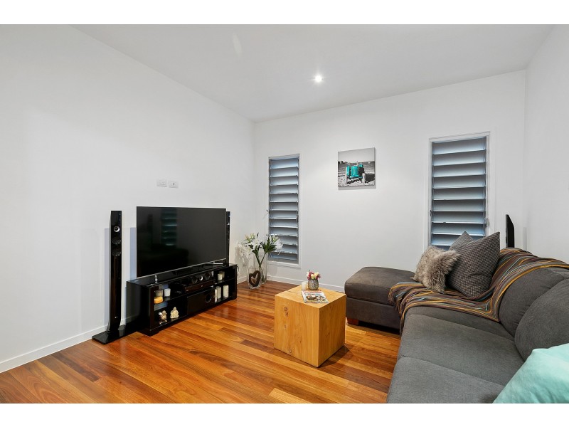 74 Stuart Street, Bulimba QLD 4171