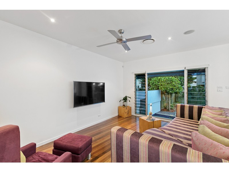 74 Stuart Street, Bulimba QLD 4171