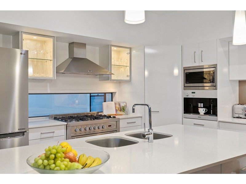 74 Stuart Street, Bulimba QLD 4171