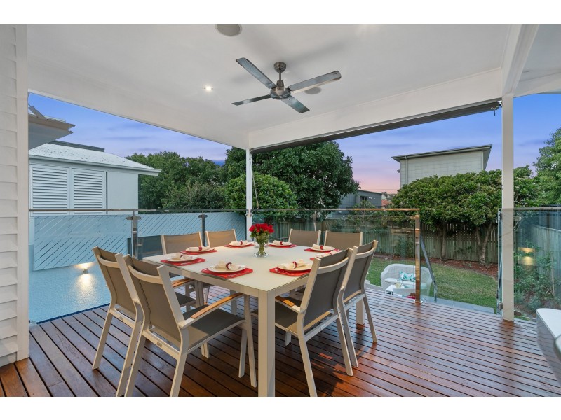 74 Stuart Street, Bulimba QLD 4171