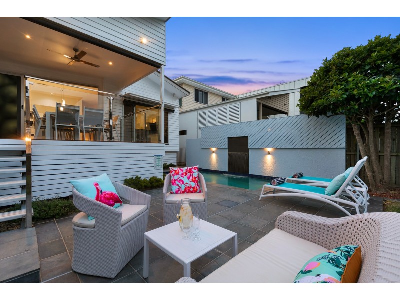 74 Stuart Street, Bulimba QLD 4171