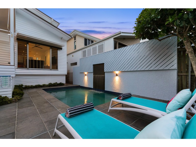 74 Stuart Street, Bulimba QLD 4171