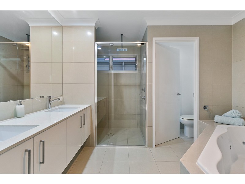 74 Stuart Street, Bulimba QLD 4171