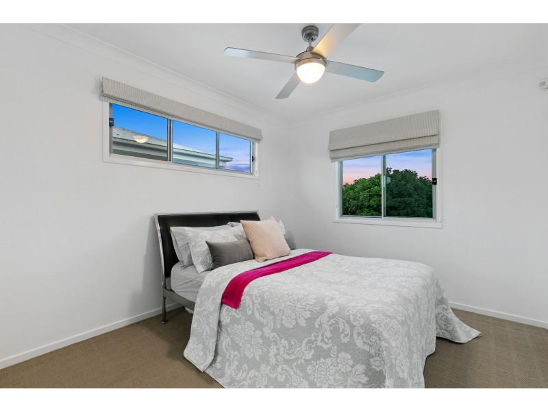 74 Stuart Street, Bulimba QLD 4171