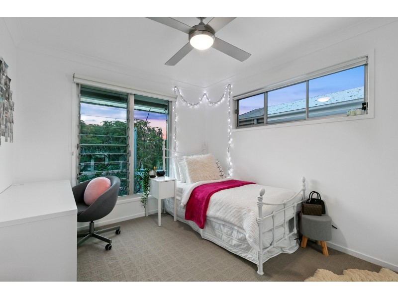 74 Stuart Street, Bulimba QLD 4171