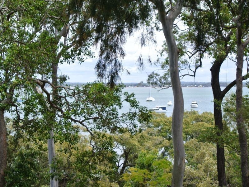 33 Coondooroopa Drive, Macleay Island QLD 4184