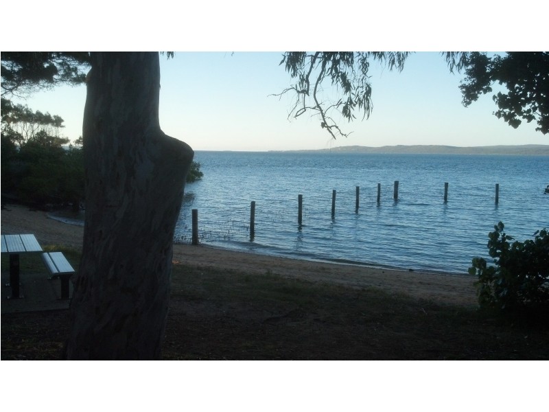 33 Coondooroopa Drive, Macleay Island QLD 4184