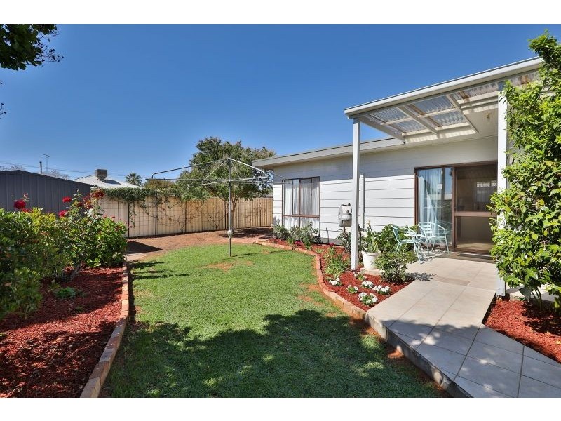 8 Mimosa Avenue, Mildura VIC 3500