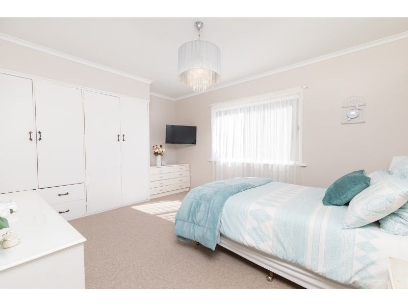 8 Mimosa Avenue, Mildura VIC 3500