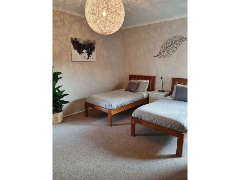 8 Mimosa Avenue, Mildura VIC 3500