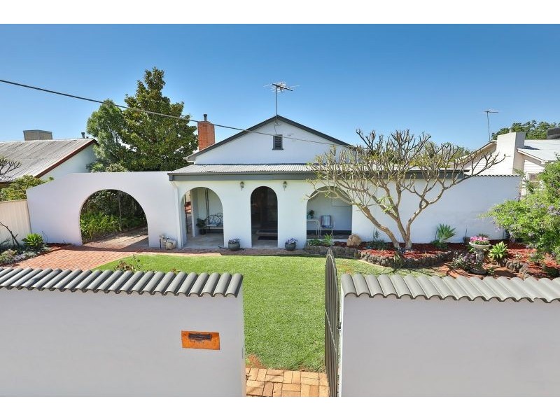 8 Mimosa Avenue, Mildura VIC 3500