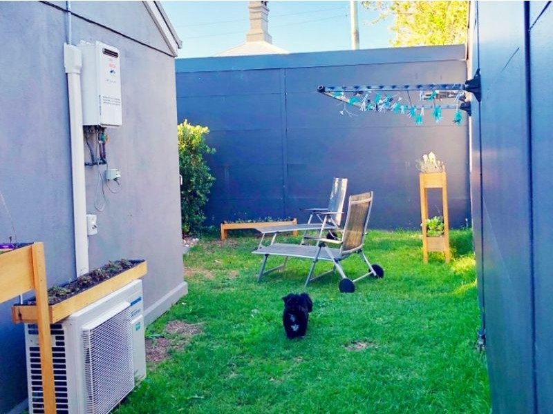 2/5 Brompton road, Bellambi NSW 2518