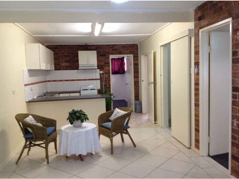 1/18 Leonard Ave, Surfers Paradise QLD 4217
