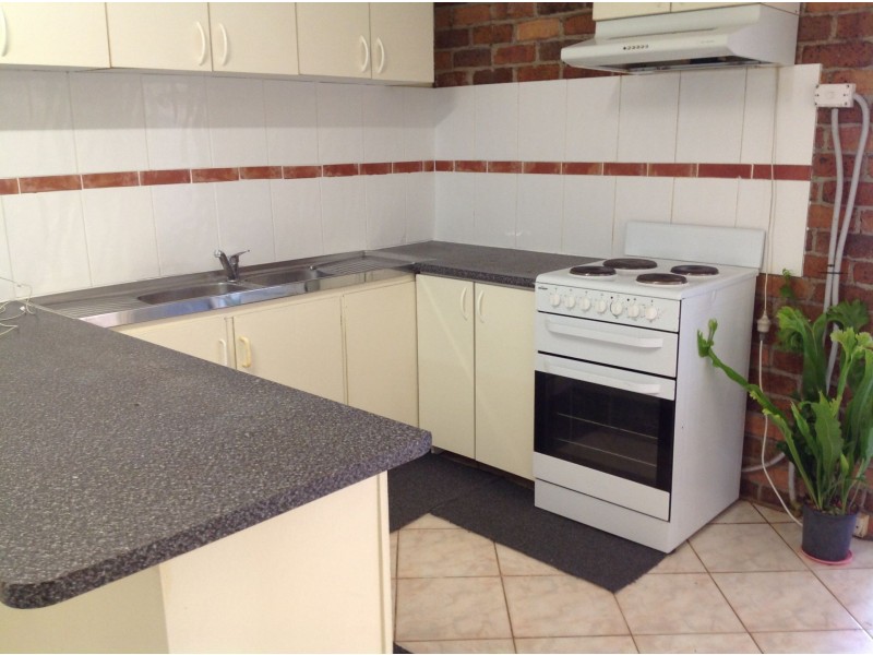 1/18 Leonard Ave, Surfers Paradise QLD 4217