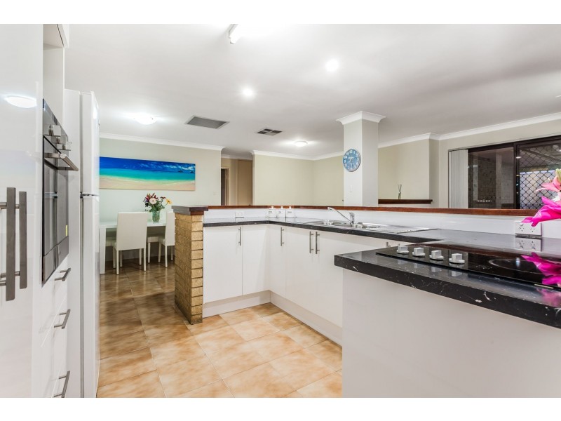 11 Burrows Place, Parmelia WA 6167