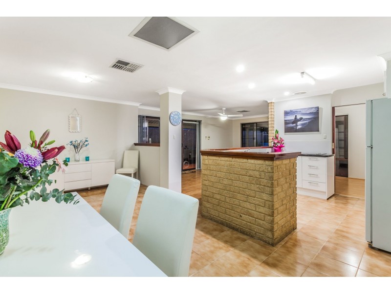 11 Burrows Place, Parmelia WA 6167