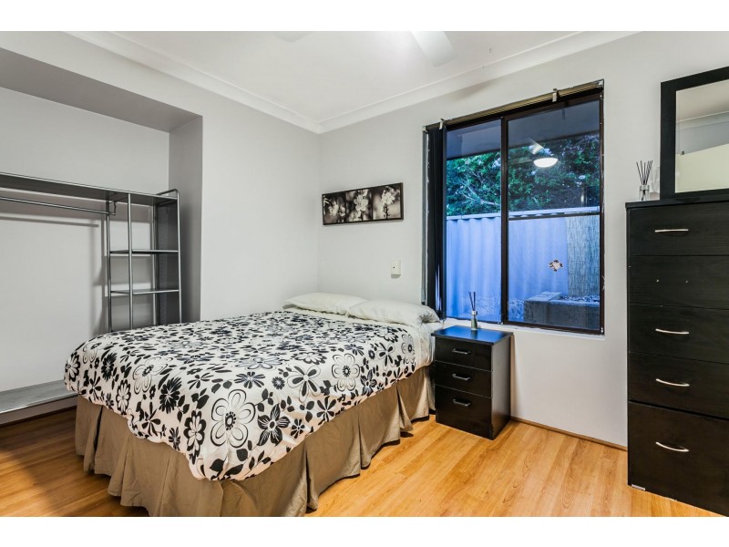 11 Burrows Place, Parmelia WA 6167