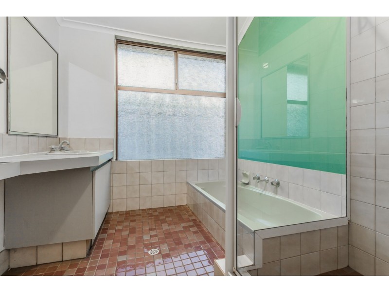 11 Burrows Place, Parmelia WA 6167