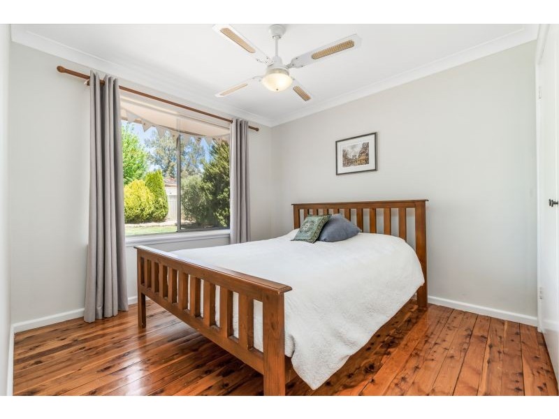 16 Heath Place, Orange NSW 2800