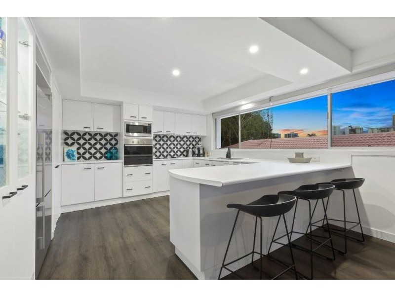 20 Remo Street, Isle Of Capri QLD 4217