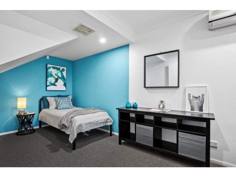 20 Remo Street, Isle Of Capri QLD 4217
