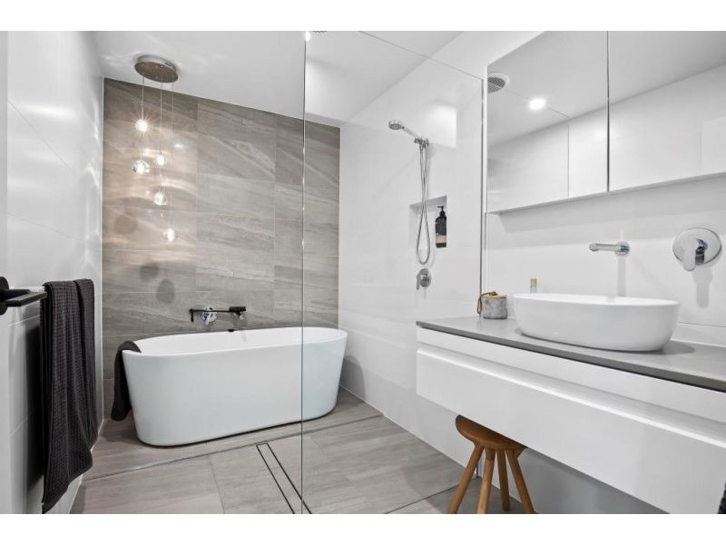 20 Remo Street, Isle Of Capri QLD 4217