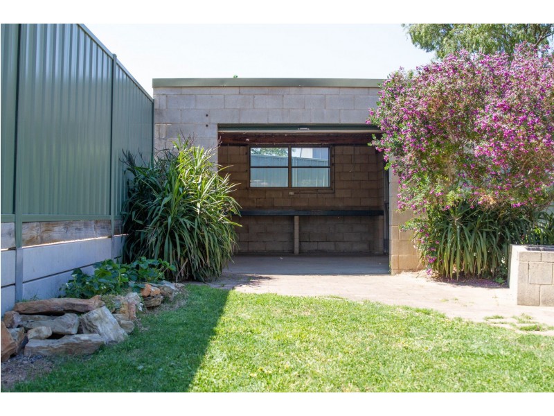 6 Molesworth road, Kangaroo Flat VIC 3555