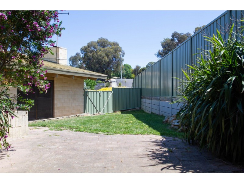 6 Molesworth road, Kangaroo Flat VIC 3555