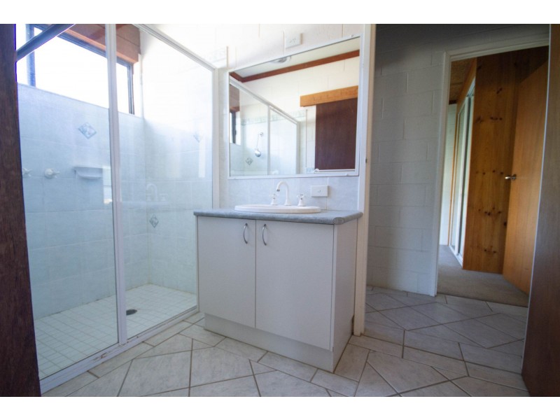 6 Molesworth road, Kangaroo Flat VIC 3555