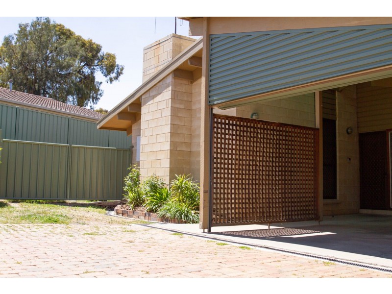 6 Molesworth road, Kangaroo Flat VIC 3555