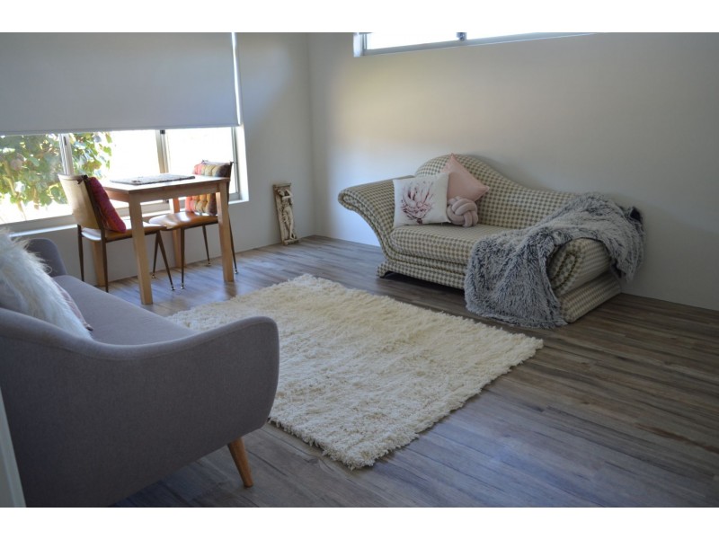 1 Lytham Lane, Meadow Springs WA 6210