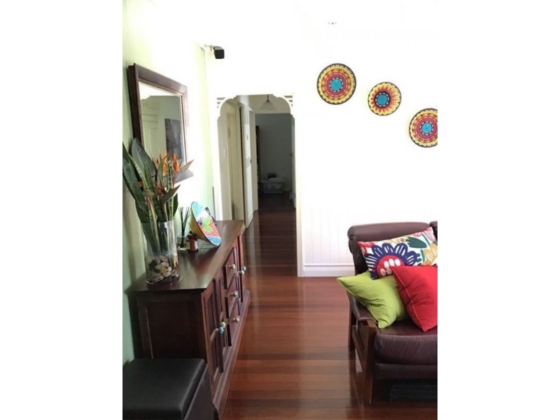 8 Arunta Street, Tarragindi QLD 4121