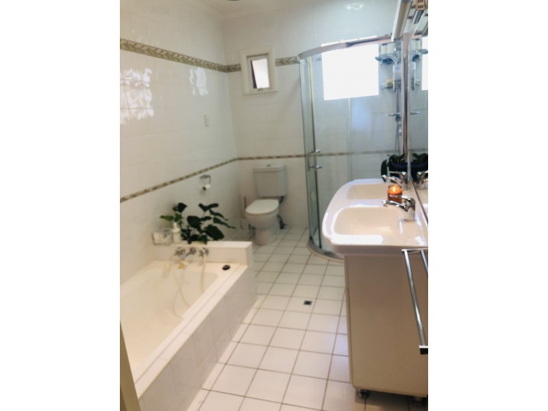 8 Arunta Street, Tarragindi QLD 4121