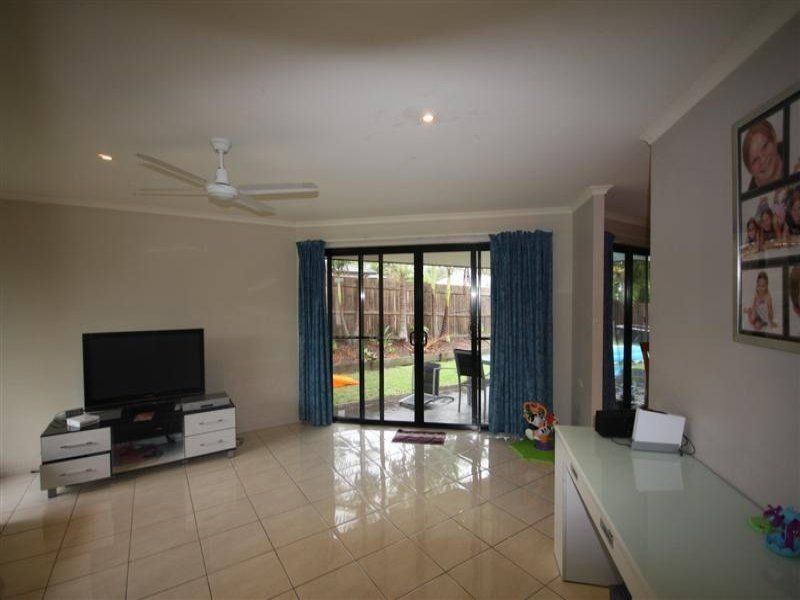 9 Coolamon Crescent, Beerwah QLD 4519