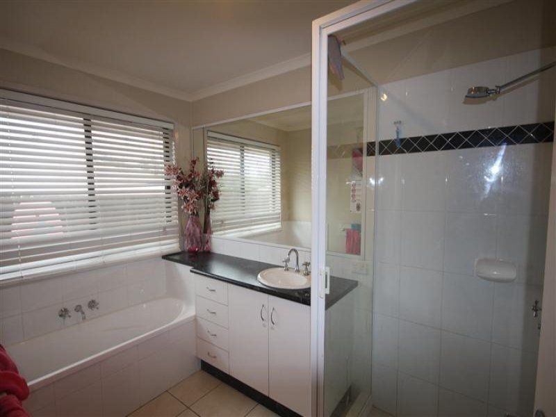 9 Coolamon Crescent, Beerwah QLD 4519