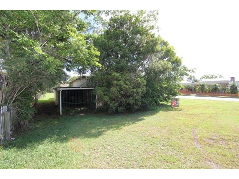 35 Clifton Street, Booval QLD 4304