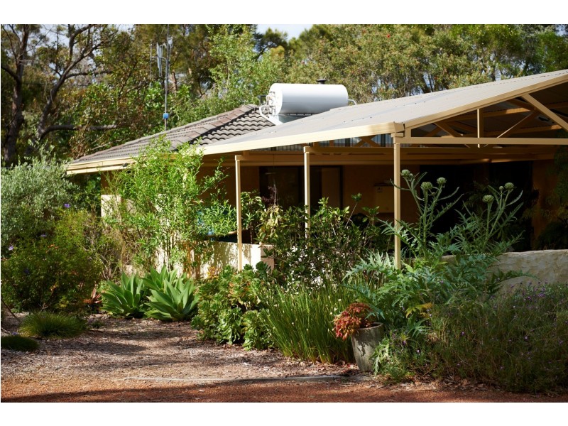 10 Middle Street, Gledhow WA 6330