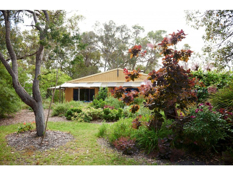 10 Middle Street, Gledhow WA 6330